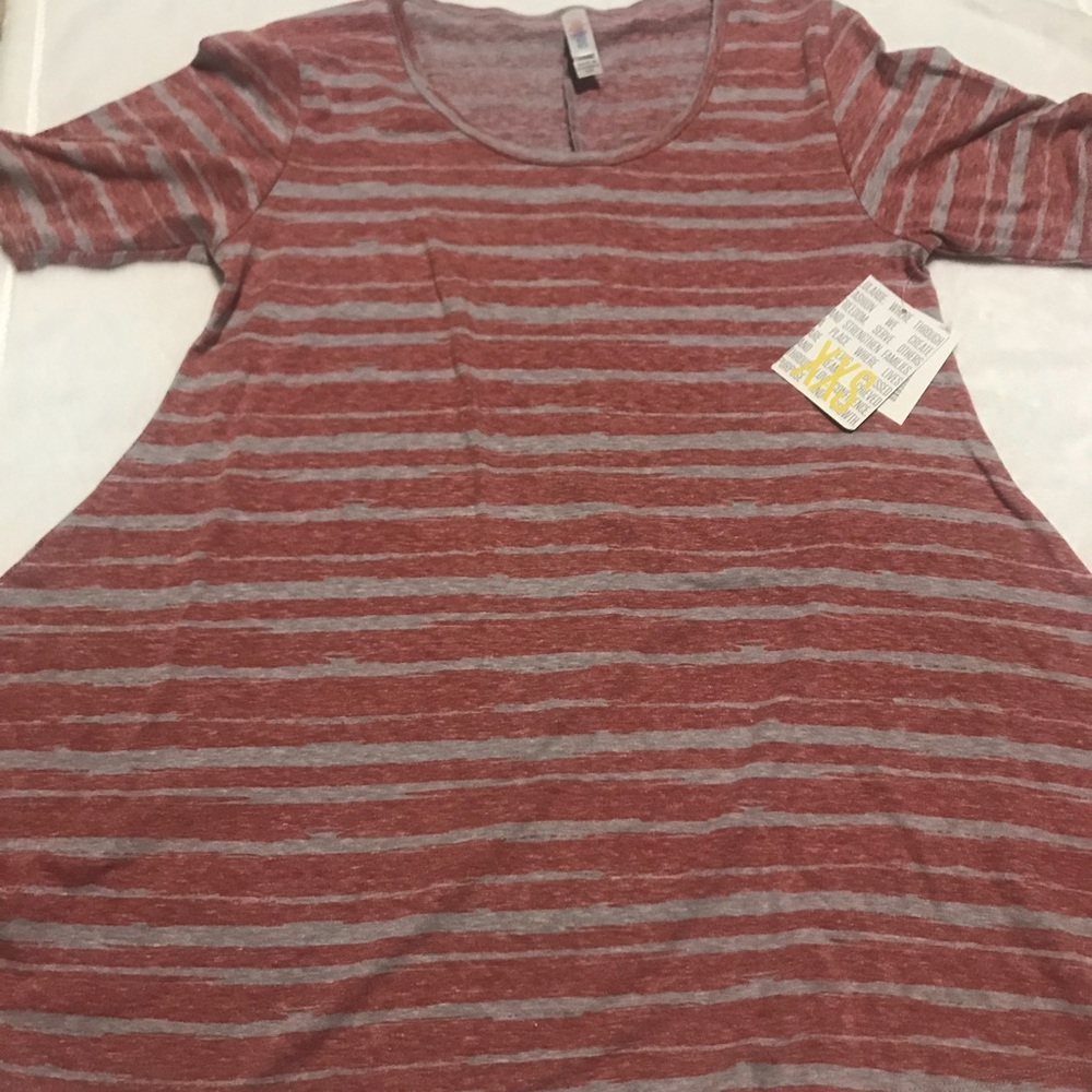 NWT Lularoe perfect t